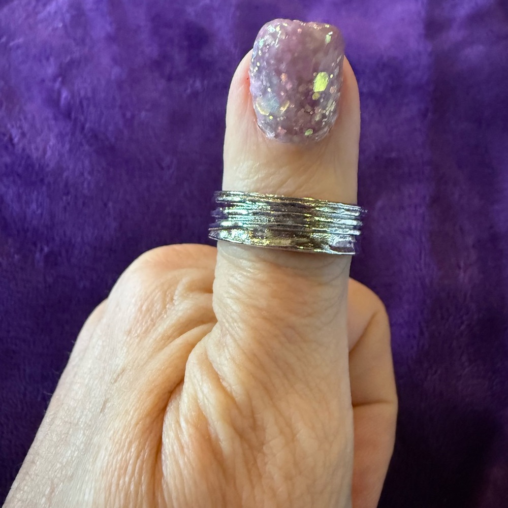 Elegant Silver Tone Women's Ring